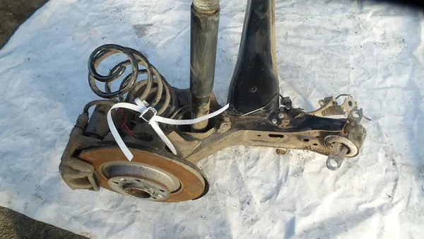 Sospensione posteriore completa Peugeot 5008 II 2019 1.2 Blue Tech OEM image 3