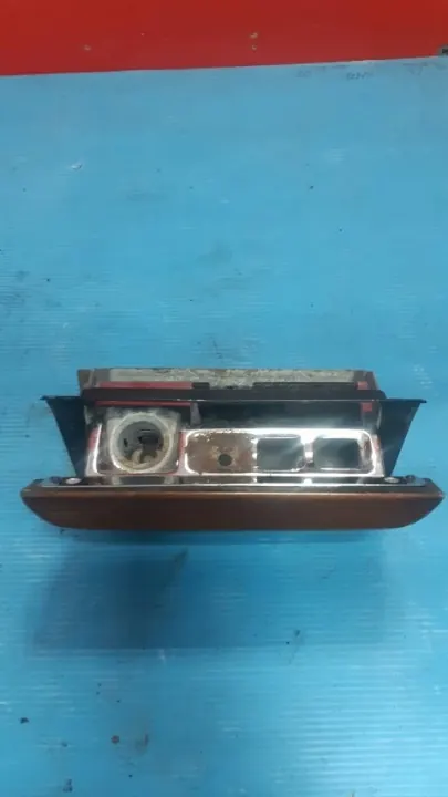 Cenicero Mercedes W123 OEM 6262626 - Acabado Madera image 2