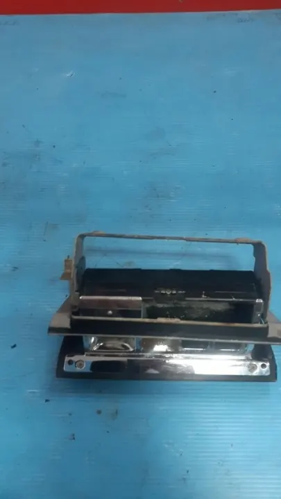 Cenicero Mercedes W123 OEM 6262626 - Acabado Madera image 3