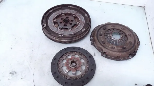 Volkswagen OE 058141117B volante bimassa image 3