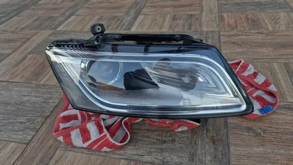 AUDI Q5 Bi-Xenón Faro Derecho 8R0941006C image 2