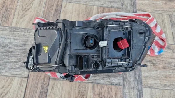 AUDI Q5 Bi-Xenón Faro Derecho 8R0941006C image 5