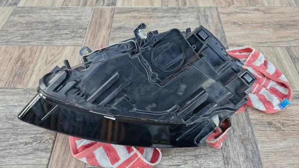 AUDI Q5 Bi-Xenón Faro Derecho 8R0941006C image 6