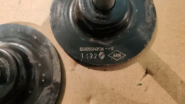 Bakfjädring fästskruvar OEM 554605MZ0A image 3