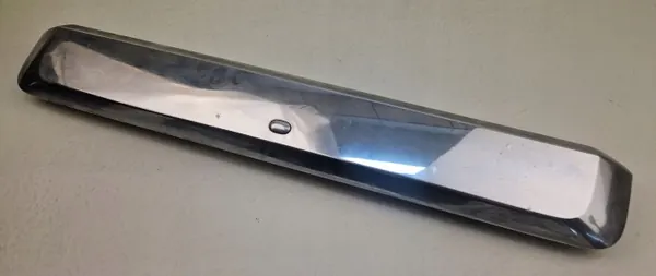 OEM 9080EB56 Moldura Cromada Portón Nissan para Keyless image 5
