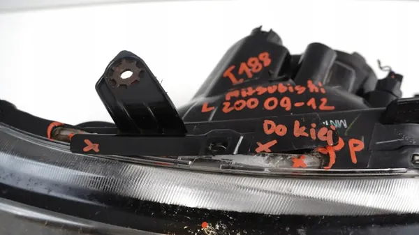 OEM LAMPA LEWY PRZÓD PRZEDNIA MITSUBISHI L200 09-12R image 4