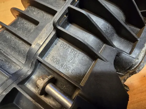 Coletor de admissão BMW F10 F11 2.0D N47 7807991 image 6