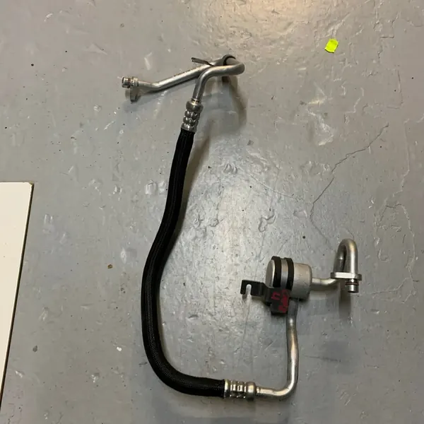 RENAULT CAPTUR II 1.6 ETECH A/C Hose 924901423R image 1