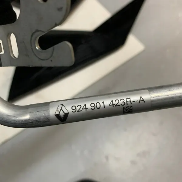 RENAULT CAPTUR II 1.6 ETECH A/C Hose 924901423R image 2