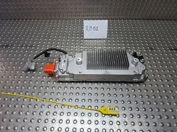 Inversor de voltaje OEM S25165640 para Lexus/Toyota RAV4 image 2