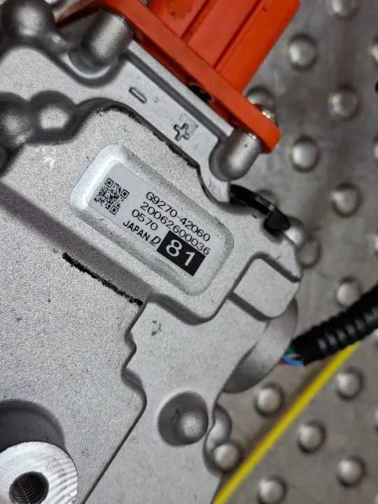 Inversor de voltaje OEM S25165640 para Lexus/Toyota RAV4 image 3