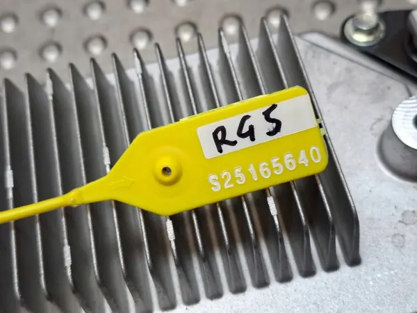 Inversor de voltaje OEM S25165640 para Lexus/Toyota RAV4 image 4