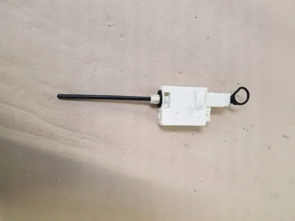 Bränsleluckslåsningsaktuator OEM 8200032984 image 3