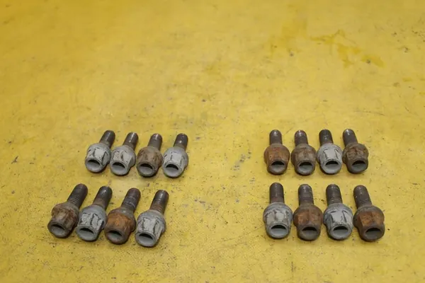 Boulons de roue 16 pcs Taille 17'' Renault Clio III Opel image 4