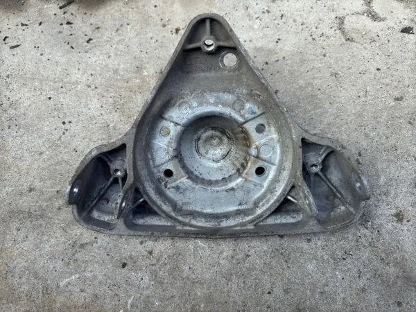 Suporte de amortecedor OEM 8D0412383E - Usado image 3