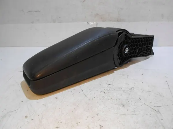 Reposabrazos Skoda Rapid OEM 6V0864207A - Usado image 3