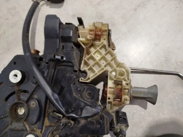 Volkswagen OE 2K0843654BD Hintertürschloss P image 3