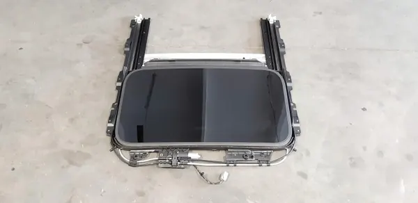 Techo Solar Volvo S90 OEM 39834278 - Usado image 2