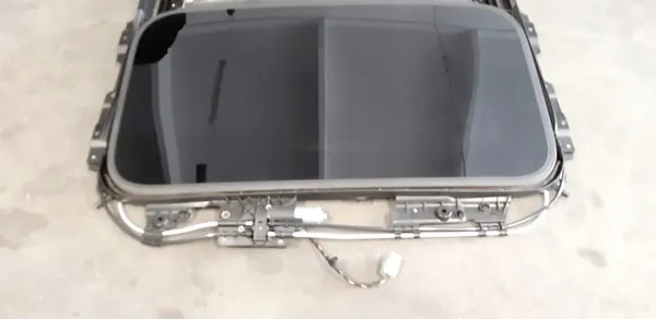 Techo Solar Volvo S90 OEM 39834278 - Usado image 4