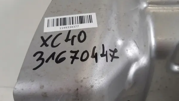 Escudo térmico Volvo XC40 OEM 31670447 - Usado image 6