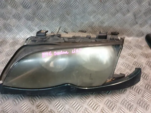 Farol dianteiro esquerdo BMW E46 Lift image 2
