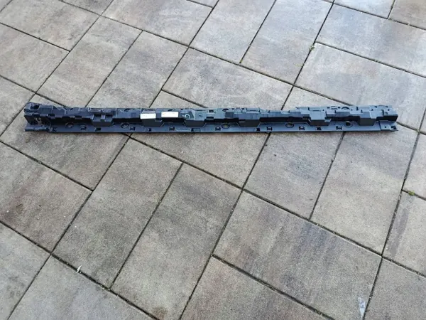 BMW X5 G05 Rechter drempelglijder OEM 7425460 image 2