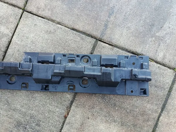 BMW X5 G05 Rechter drempelglijder OEM 7425460 image 5