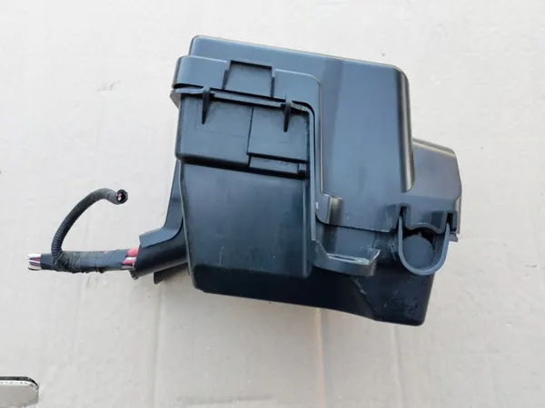 Caja de fusibles OEM 243825499R para Renault Captur image 3