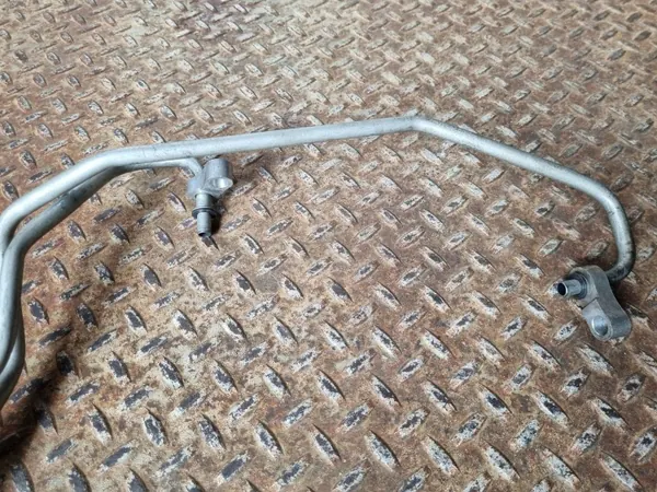 Opel Astra K Öljynjäähdytysputki OEM 13388809 image 3