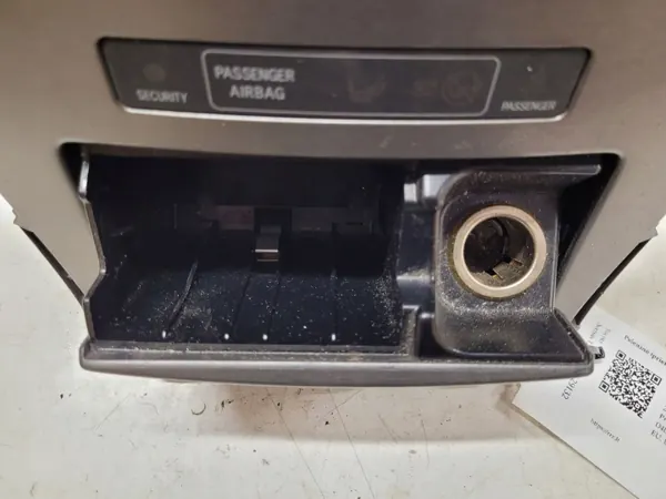 Toyota Avensis T270 voorasbak OEM JUT29132 image 4