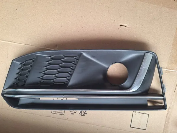 Rejilla de faro antiniebla izquierda Audi A4 B9 S-Line image 2