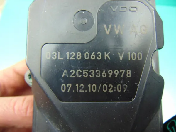 Válvula de Ar Audi VW Skoda Seat 2.0 TDI 03L128063K image 5