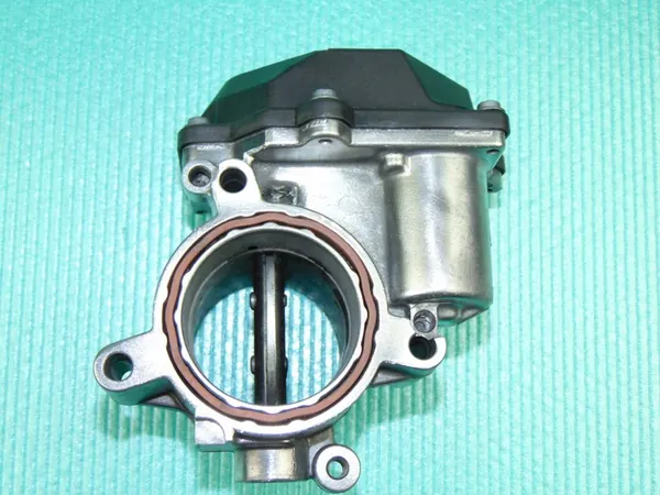 Válvula de Ar Audi VW Skoda Seat 2.0 TDI 03L128063K image 6