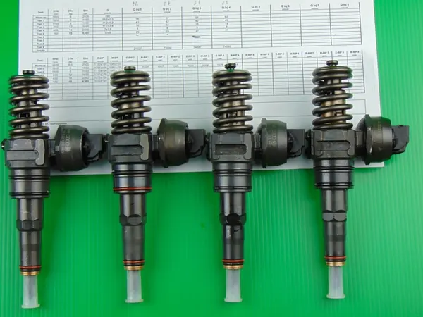 Injetor de combustível 1.9 TDI 0414720038 038130073AK image 4