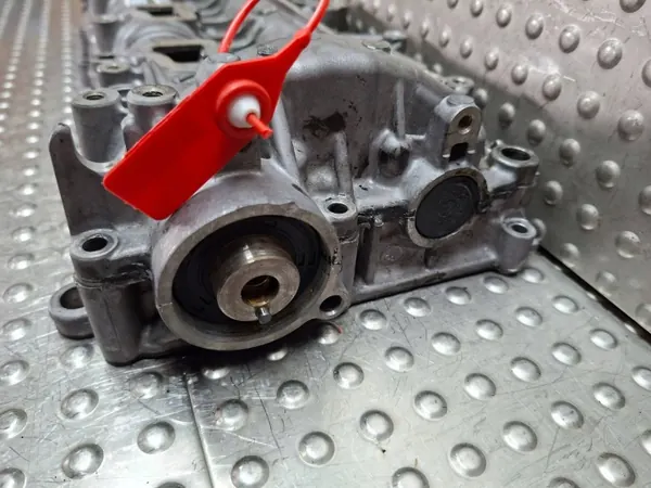 Kamaxeltäcke OEM 9812647280 för Peugeot 1.5 HDI image 3