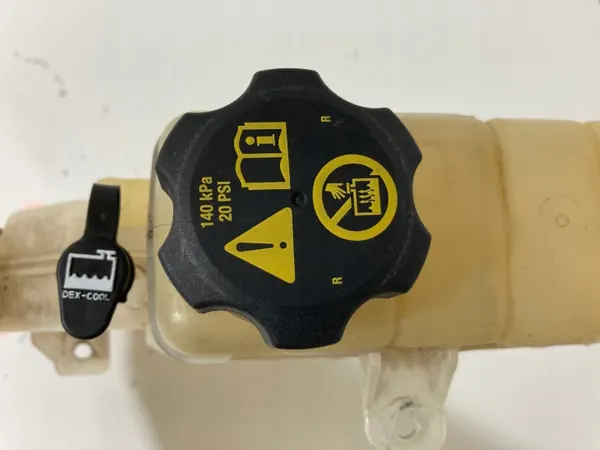 Réservoir de liquide de refroidissement OEM 22948113 Camaro VI 2016+ image 4