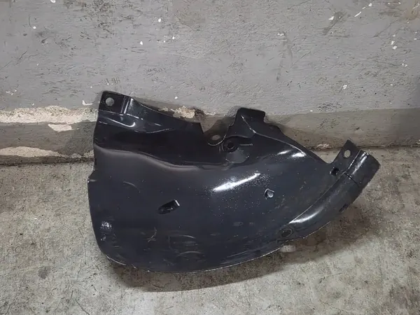 RENAULT CLIO III Front Right Wheel Arch 8200289937 image 2