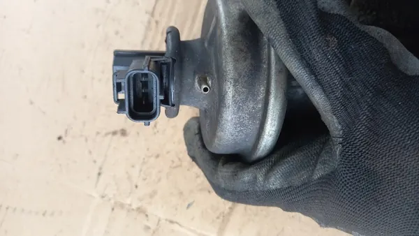 Válvula EGR OEM ZAWÓR EGR FORD MONDEO MK3 - Usado image 3