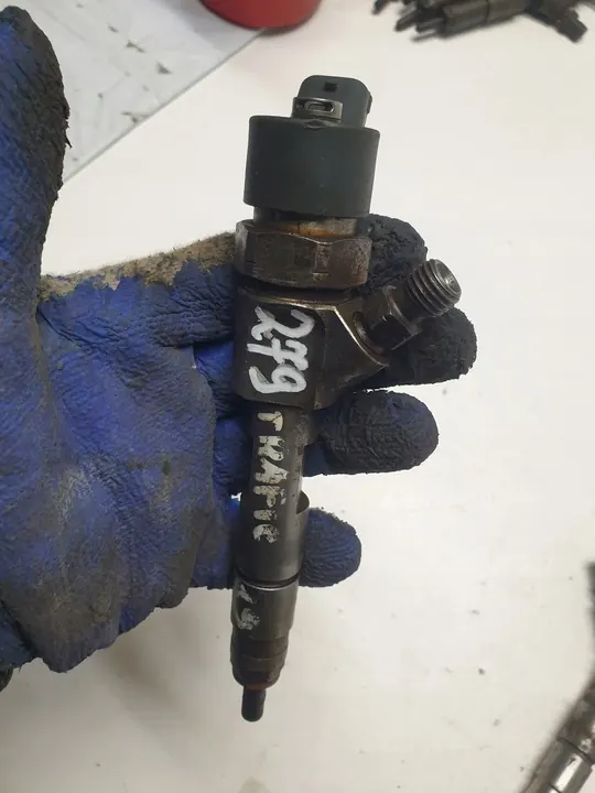 Inyector Renault 8200296279 image 3