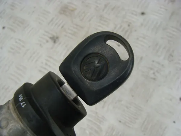 VW FOX POLO 9N Sytytyskytkin Avain 4B0905851N image 3