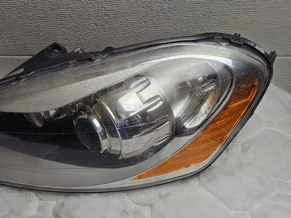 Oikea etuvalaisin Volvo X60 Xenon image 3