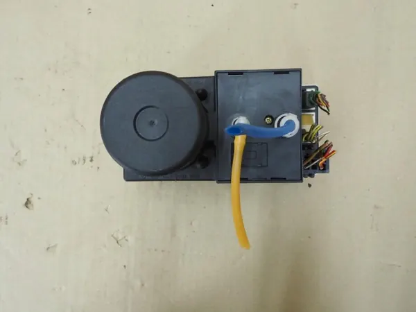 Bomba de fecho central OEM 8L0862257L para Audi A3/A4 image 9