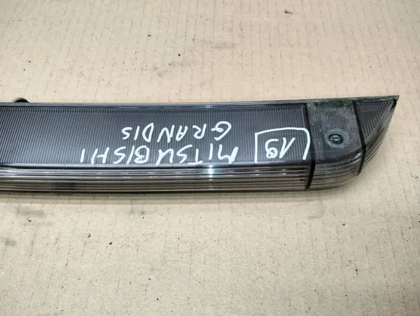 OEM Drittes Bremslicht für Mitsubishi Grandis 2003- image 3