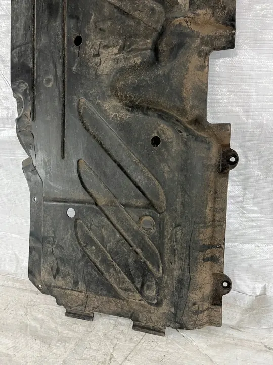 Mercedes GLS W167 Nedre motorlock OEM A1676809701 image 5