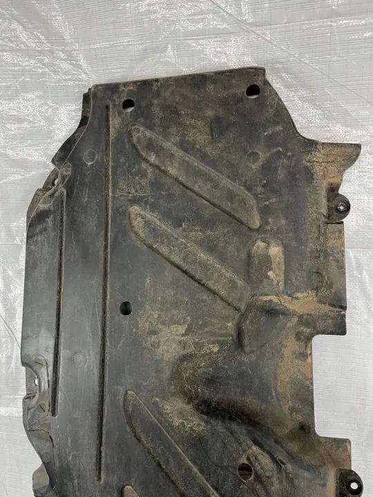 Mercedes GLS W167 Nedre motorlock OEM A1676809701 image 7