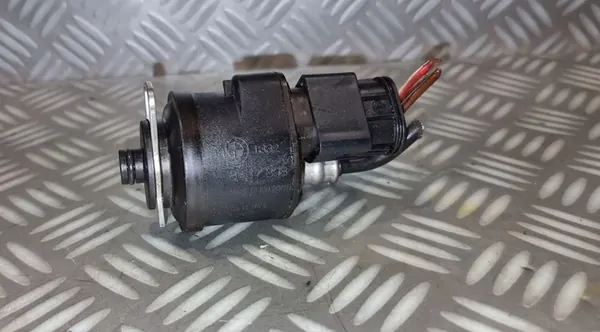 BMW 5 E60 E61 LCI 2.0 D Chauffage Filtre à Carburant 3 Pin 8517898 image 2