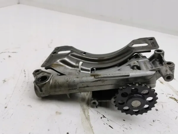 Mercedes-Benz Oljepump OEM 6401810401 för A-klass image 3