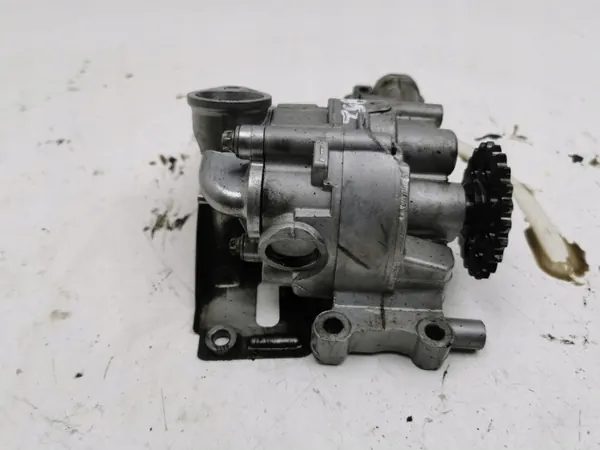 Mercedes-Benz Oljepump OEM 6401810401 för A-klass image 5