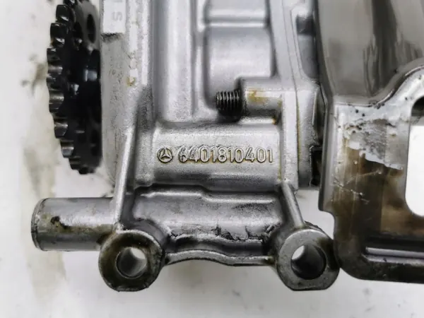 Mercedes-Benz Oljepump OEM 6401810401 för A-klass image 7
