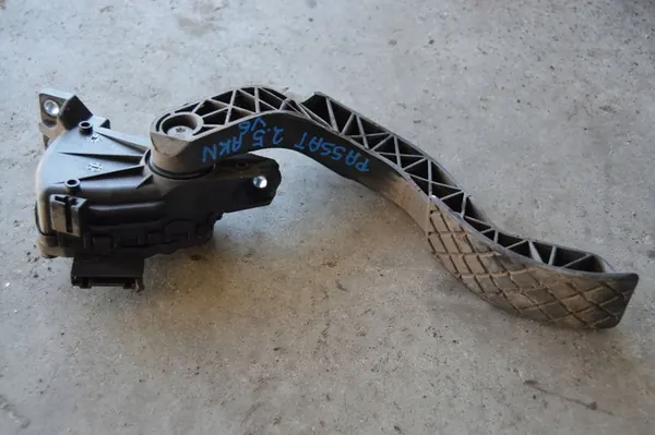 Gaspotentiometer VW Passat B5 8D1721523J image 4